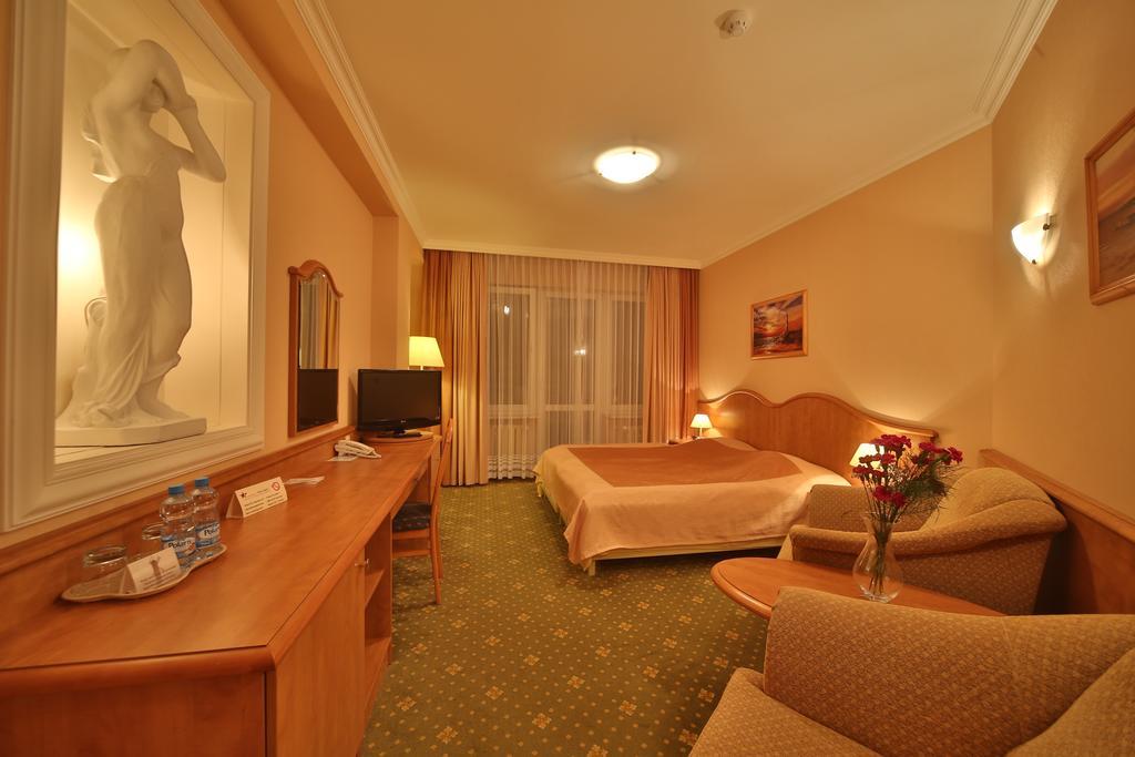 Hotel Polaris Swinoujscie Bagian luar foto